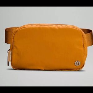 Lululemon Everywhere Belt Bag (New Version) - Orange
